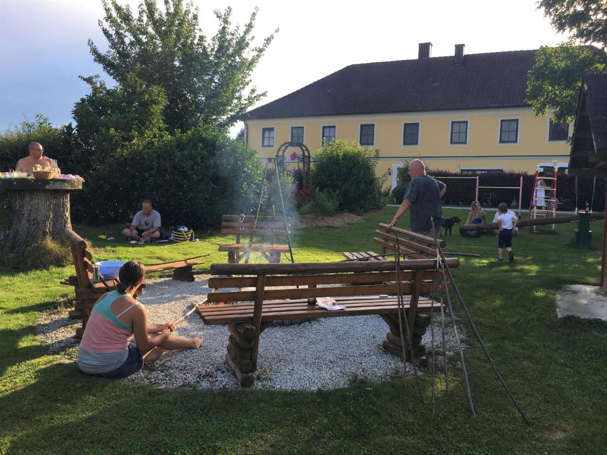 Familienbauernhof Strassbauer Vila Steinakirchen Am Forst Exterior foto